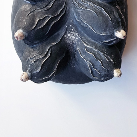 Lidia KOSTANEK, Madone noire 2, terre enfumée, 28 x 40 cm